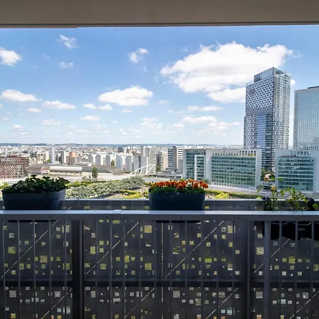 Luxury 2 With Balcony Apartment Puteaux